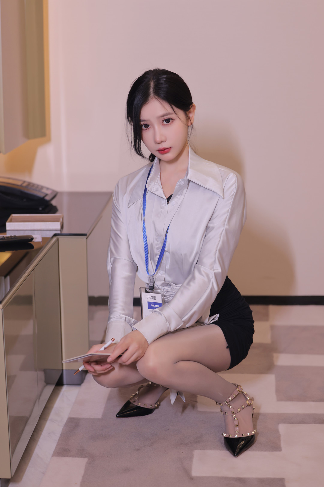 尹甜甜 内购（11套）